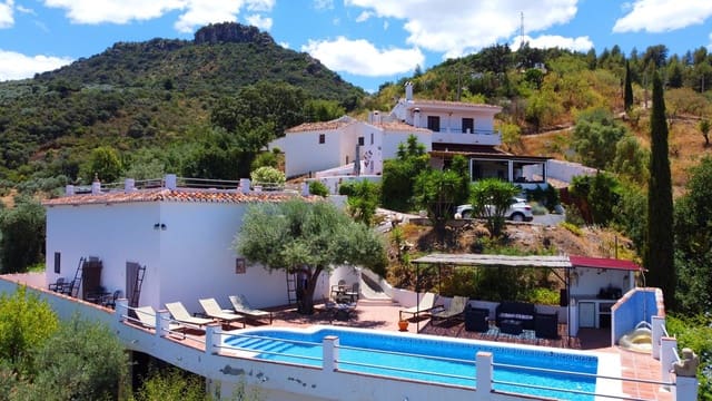 8 sovrum Villa till salu i Comares med pool garage - 490 000 € (Ref: 8416613)
