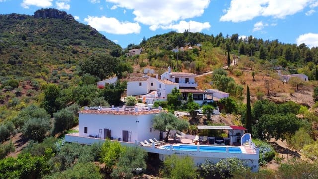 8 sovrum Villa till salu i Comares med pool garage - 490 000 € (Ref: 8416613)