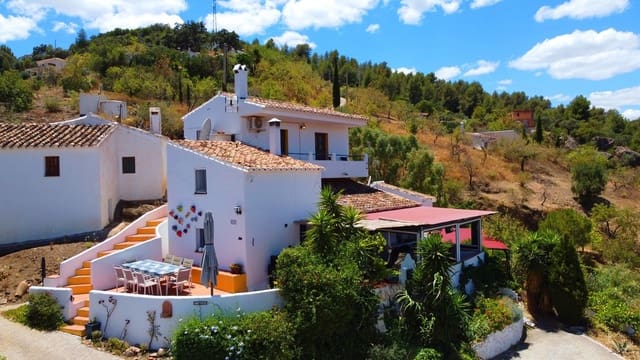 8 sovrum Villa till salu i Comares med pool garage - 490 000 € (Ref: 8416613)