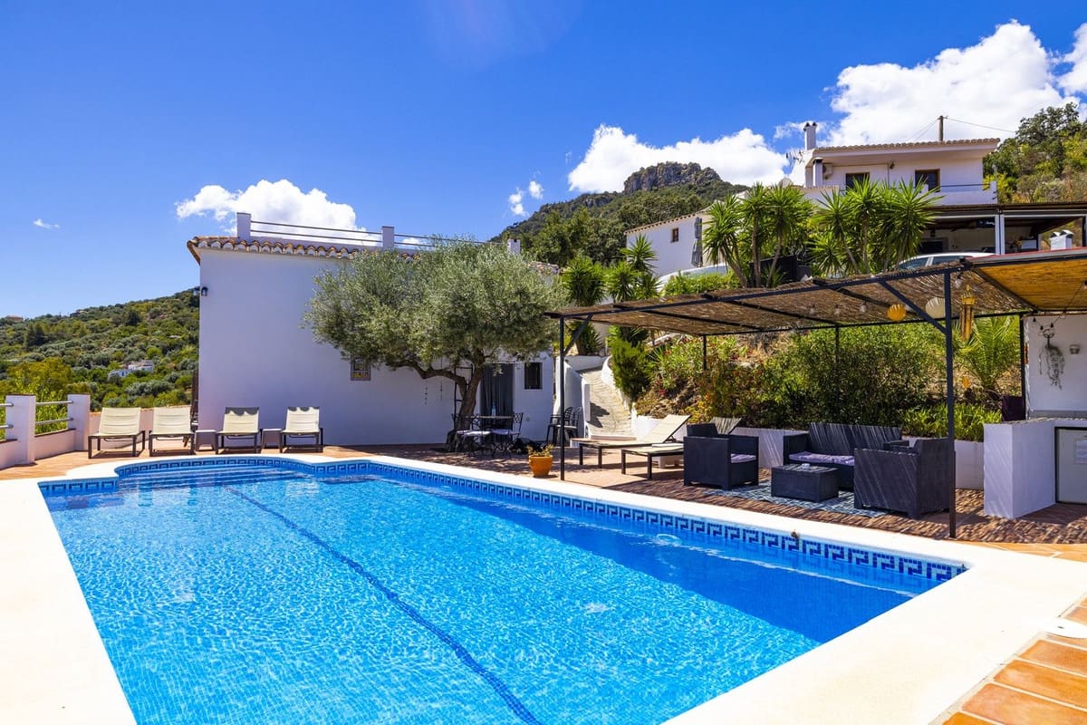 8 sovrum Villa till salu i Comares med pool garage - 490 000 € (Ref: 8416613)