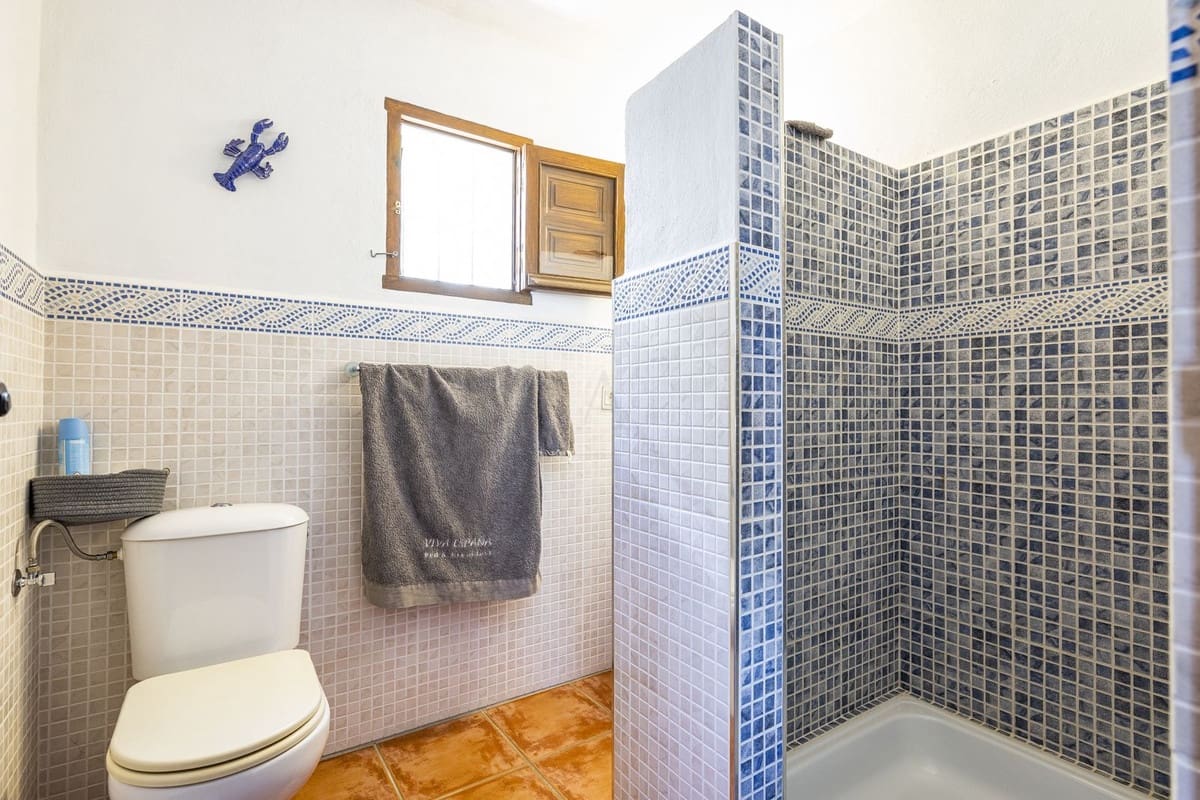 8 sovrum Villa till salu i Comares med pool garage - 490 000 € (Ref: 8416613)