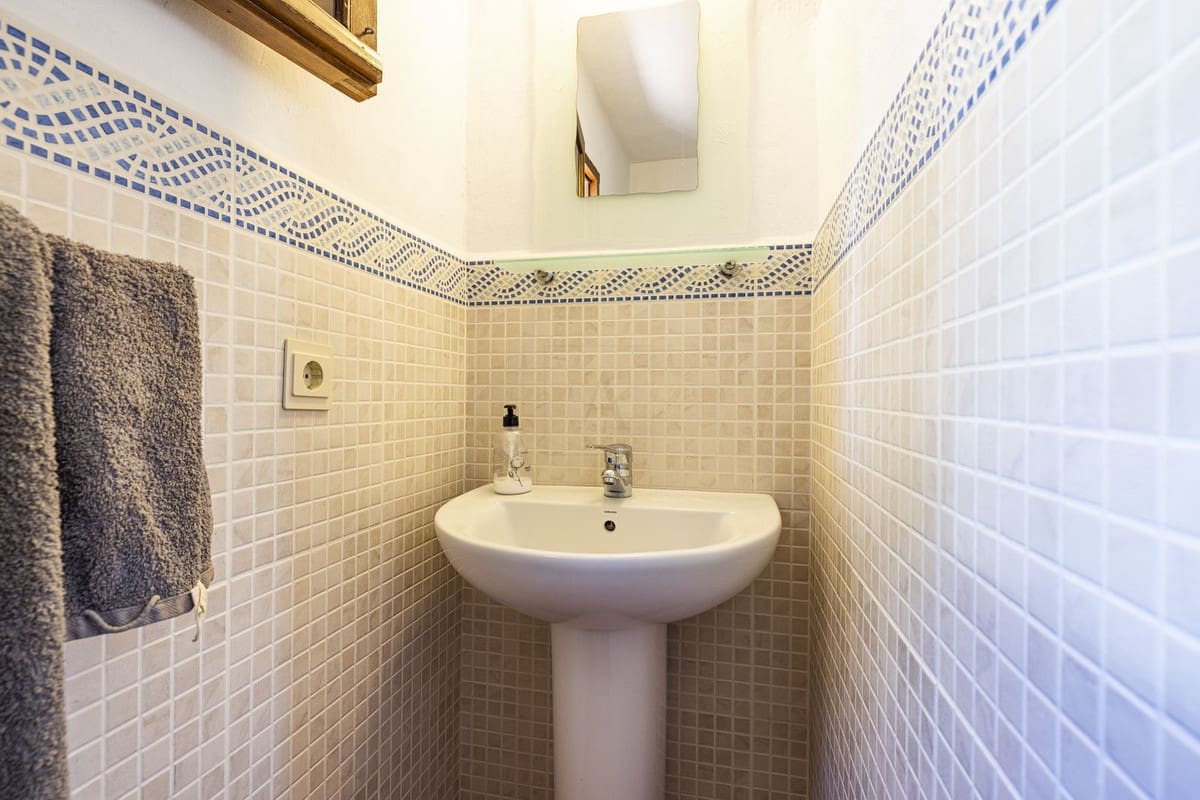 8 sovrum Villa till salu i Comares med pool garage - 490 000 € (Ref: 8416613)