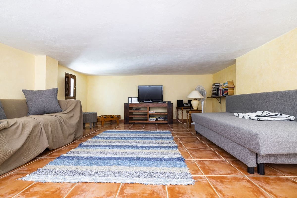 8 sovrum Villa till salu i Comares med pool garage - 490 000 € (Ref: 8416613)