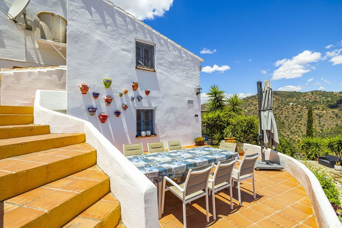 8 sovrum Villa till salu i Comares med pool garage - 490 000 € (Ref: 8416613)