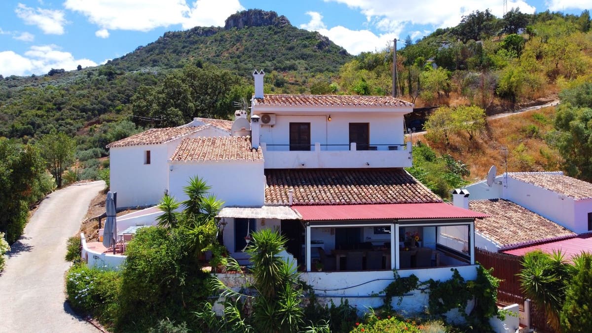8 sovrum Villa till salu i Comares med pool garage - 490 000 € (Ref: 8416613)