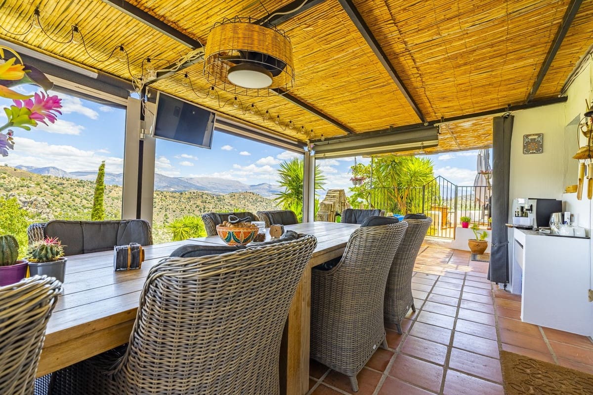 8 sovrum Villa till salu i Comares med pool garage - 490 000 € (Ref: 8416613)