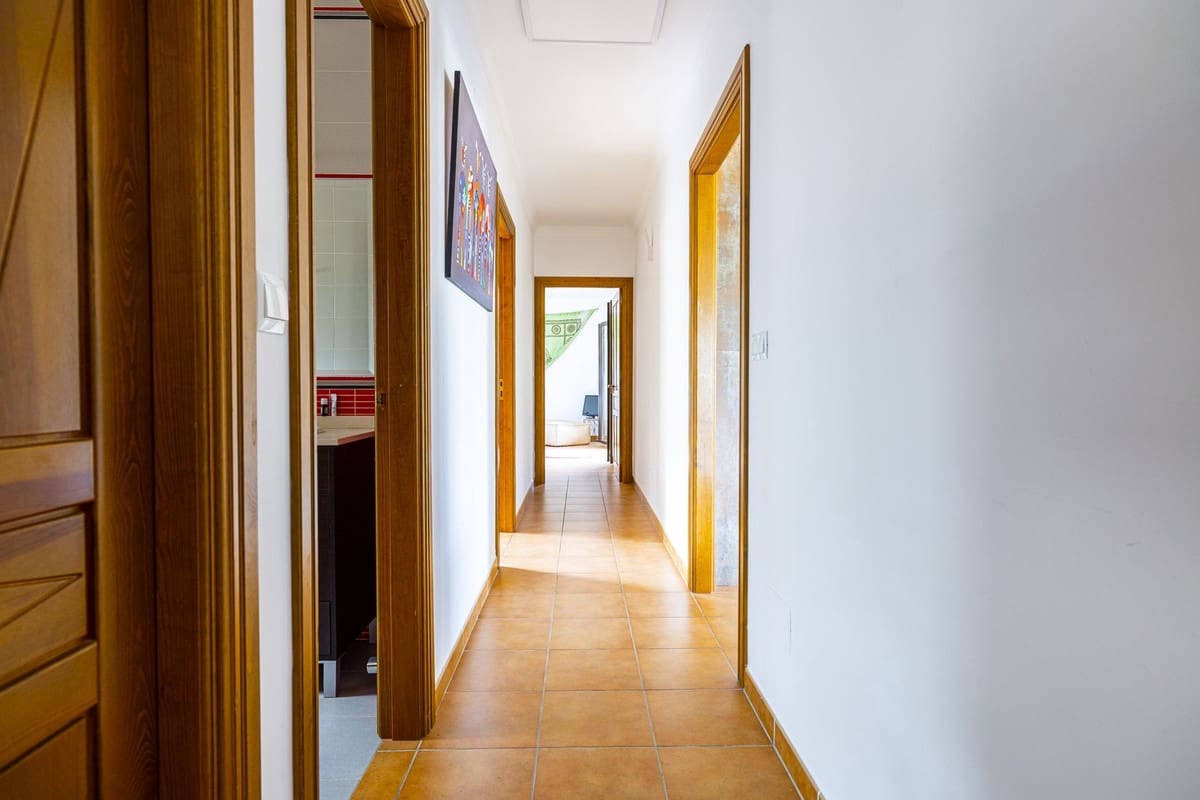 4 sovrum Villa till salu i Sayalonga med pool garage - 629 000 € (Ref: 8439708)