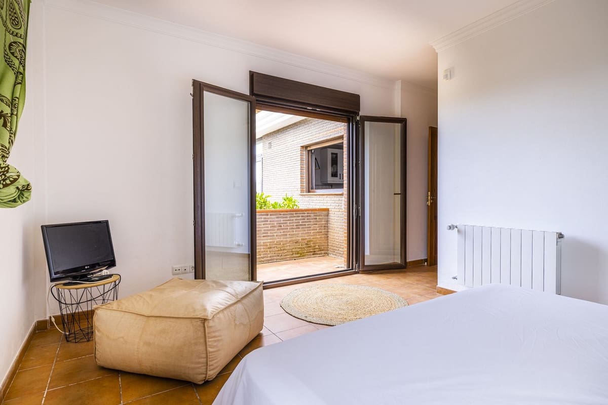 4 sovrum Villa till salu i Sayalonga med pool garage - 629 000 € (Ref: 8439708)