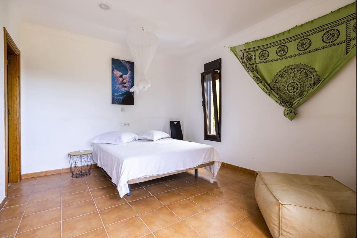 4 sovrum Villa till salu i Sayalonga med pool garage - 629 000 € (Ref: 8439708)