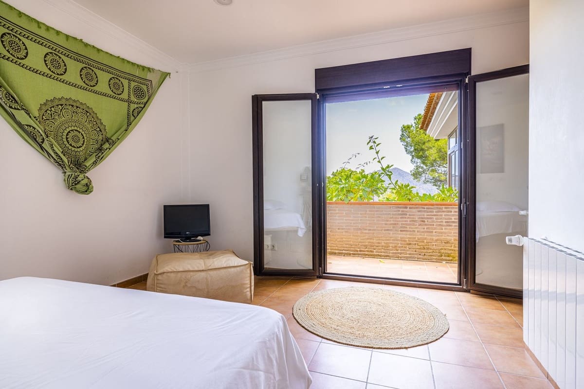 4 sovrum Villa till salu i Sayalonga med pool garage - 629 000 € (Ref: 8439708)