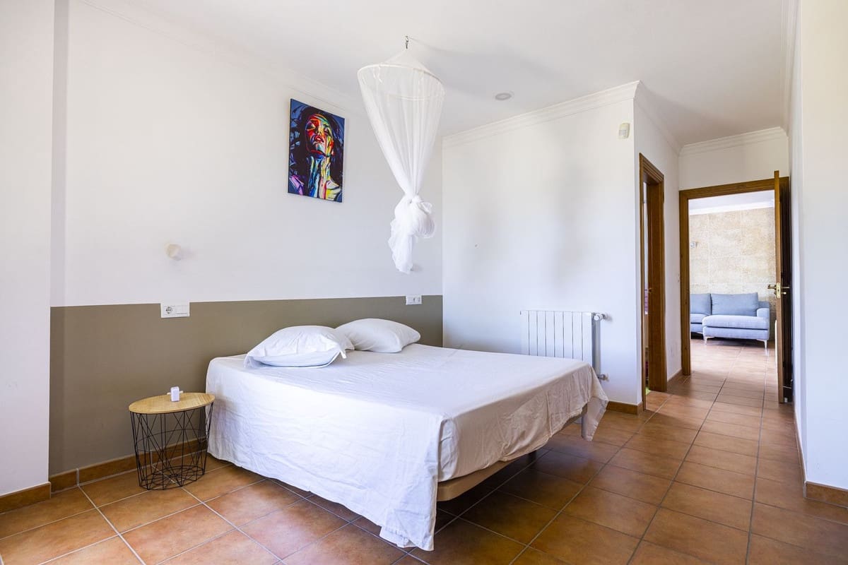 4 sovrum Villa till salu i Sayalonga med pool garage - 629 000 € (Ref: 8439708)