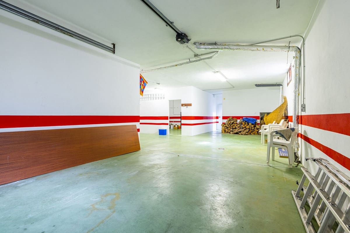 4 sovrum Villa till salu i Sayalonga med pool garage - 629 000 € (Ref: 8439708)