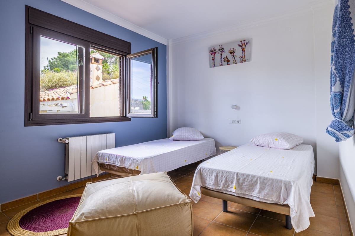 4 sovrum Villa till salu i Sayalonga med pool garage - 629 000 € (Ref: 8439708)