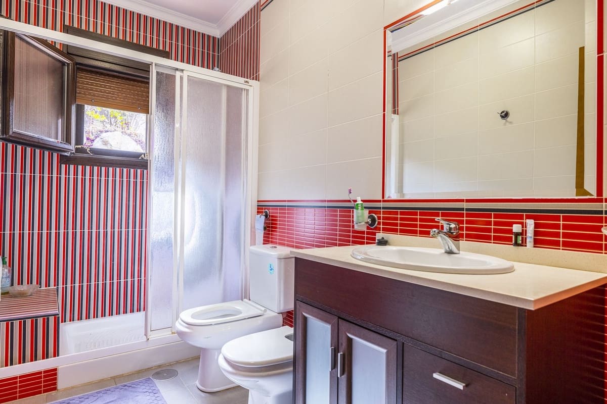 4 sovrum Villa till salu i Sayalonga med pool garage - 629 000 € (Ref: 8439708)