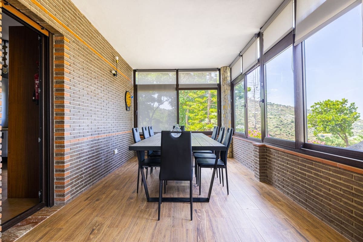 4 sovrum Villa till salu i Sayalonga med pool garage - 629 000 € (Ref: 8439708)