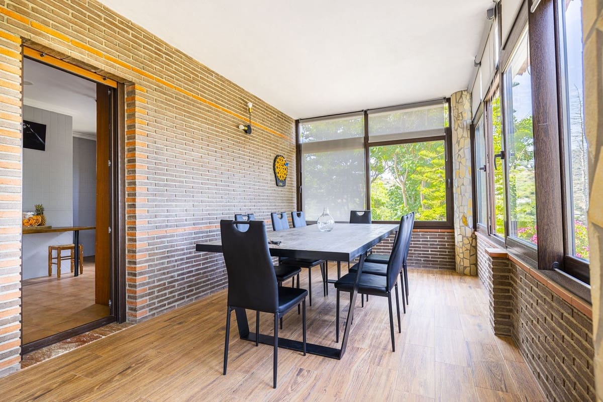 4 sovrum Villa till salu i Sayalonga med pool garage - 629 000 € (Ref: 8439708)