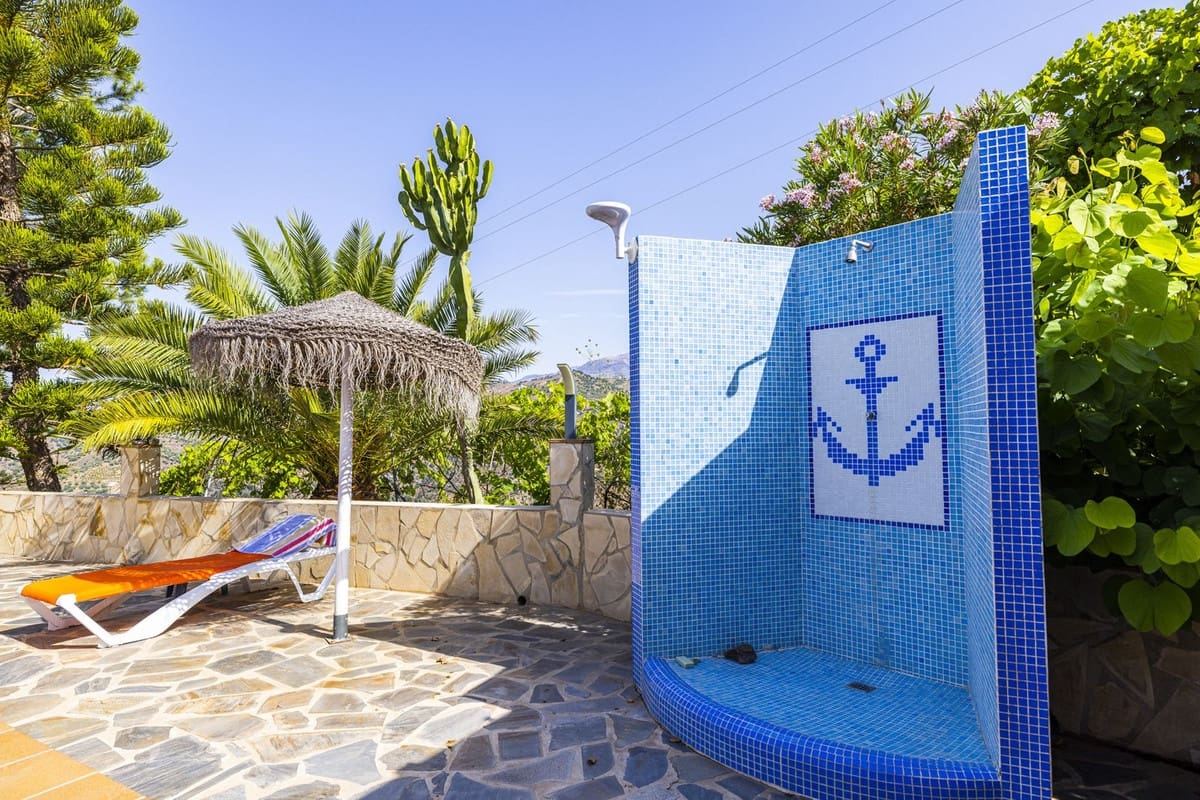 4 sovrum Villa till salu i Sayalonga med pool garage - 629 000 € (Ref: 8439708)