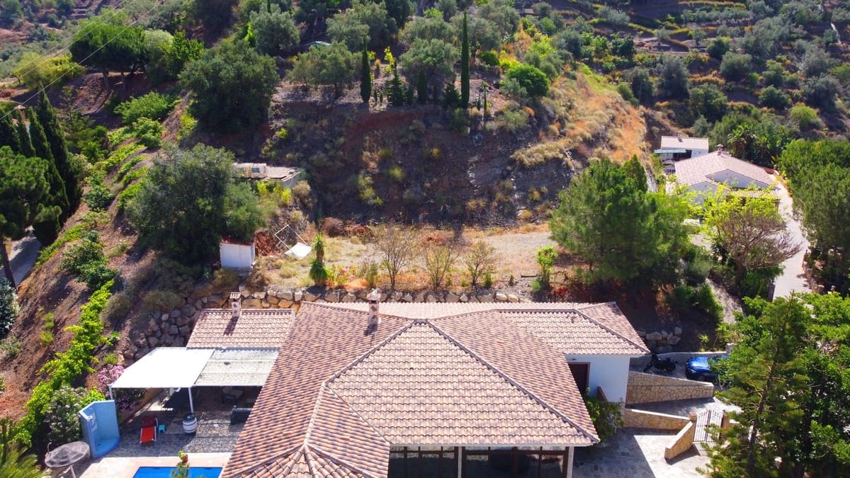 4 sovrum Villa till salu i Sayalonga med pool garage - 629 000 € (Ref: 8439708)