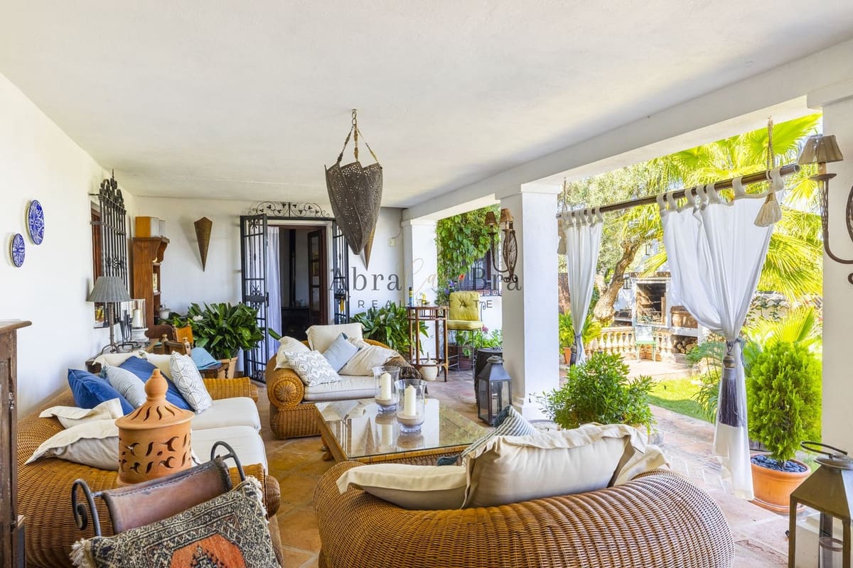 7 chambre Finca/Maison de Campagne à vendre à Villanueva del Trabuco avec piscine garage - 945 000 € (Ref: 8470553)