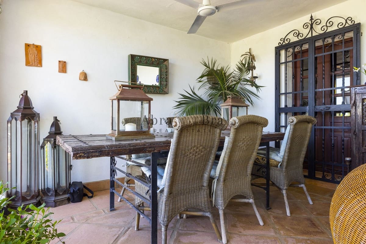 7 chambre Finca/Maison de Campagne à vendre à Villanueva del Trabuco avec piscine garage - 945 000 € (Ref: 8470553)