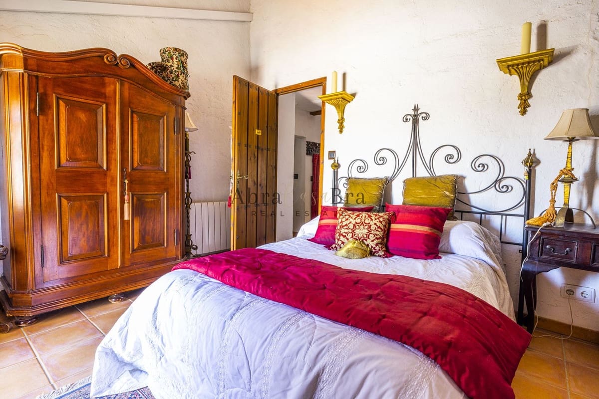 7 chambre Finca/Maison de Campagne à vendre à Villanueva del Trabuco avec piscine garage - 945 000 € (Ref: 8470553)