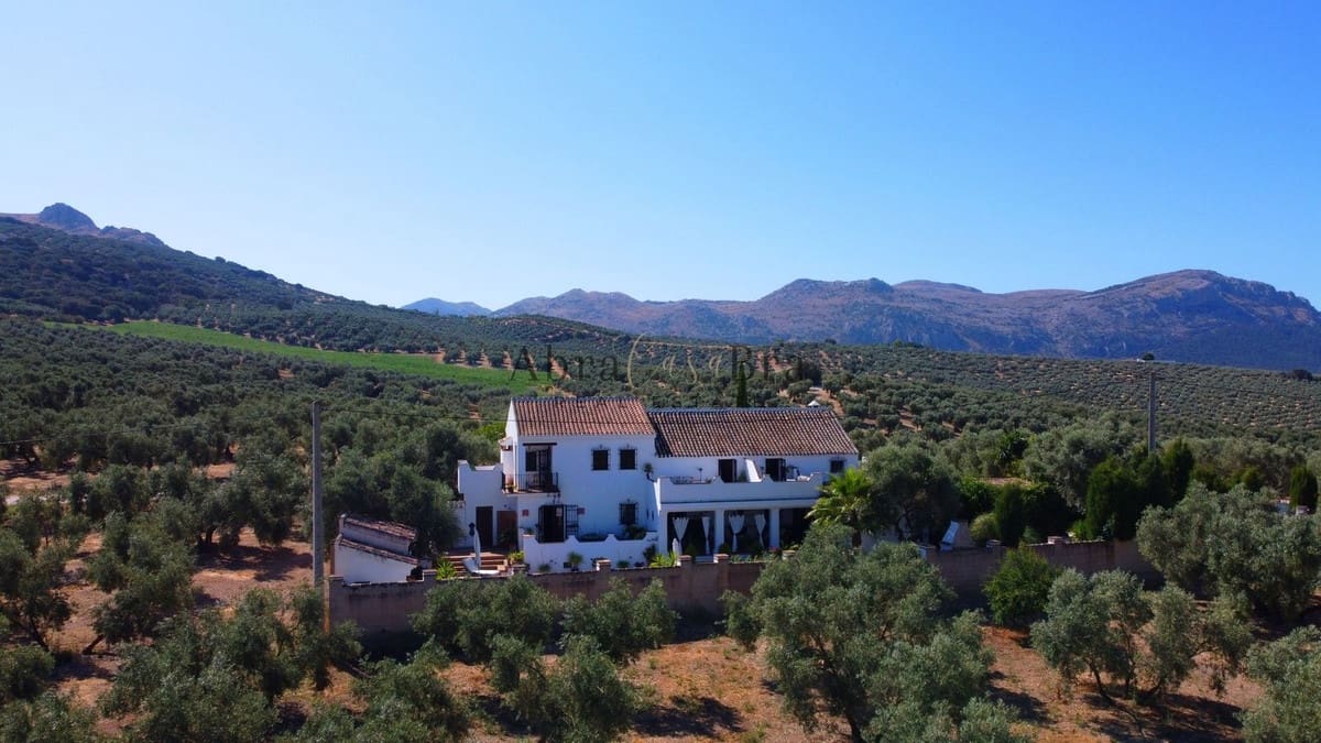 7 chambre Finca/Maison de Campagne à vendre à Villanueva del Trabuco avec piscine garage - 945 000 € (Ref: 8470553)