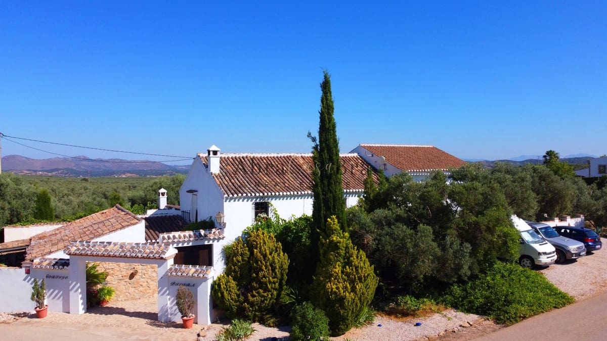 7 chambre Finca/Maison de Campagne à vendre à Villanueva del Trabuco avec piscine garage - 945 000 € (Ref: 8470553)