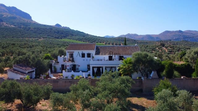 7 chambre Finca/Maison de Campagne à vendre à Villanueva del Trabuco avec piscine garage - 945 000 € (Ref: 8470553)