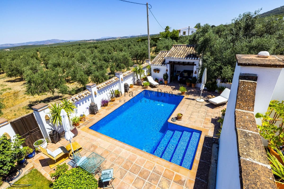 7 chambre Finca/Maison de Campagne à vendre à Villanueva del Trabuco avec piscine garage - 945 000 € (Ref: 8470553)