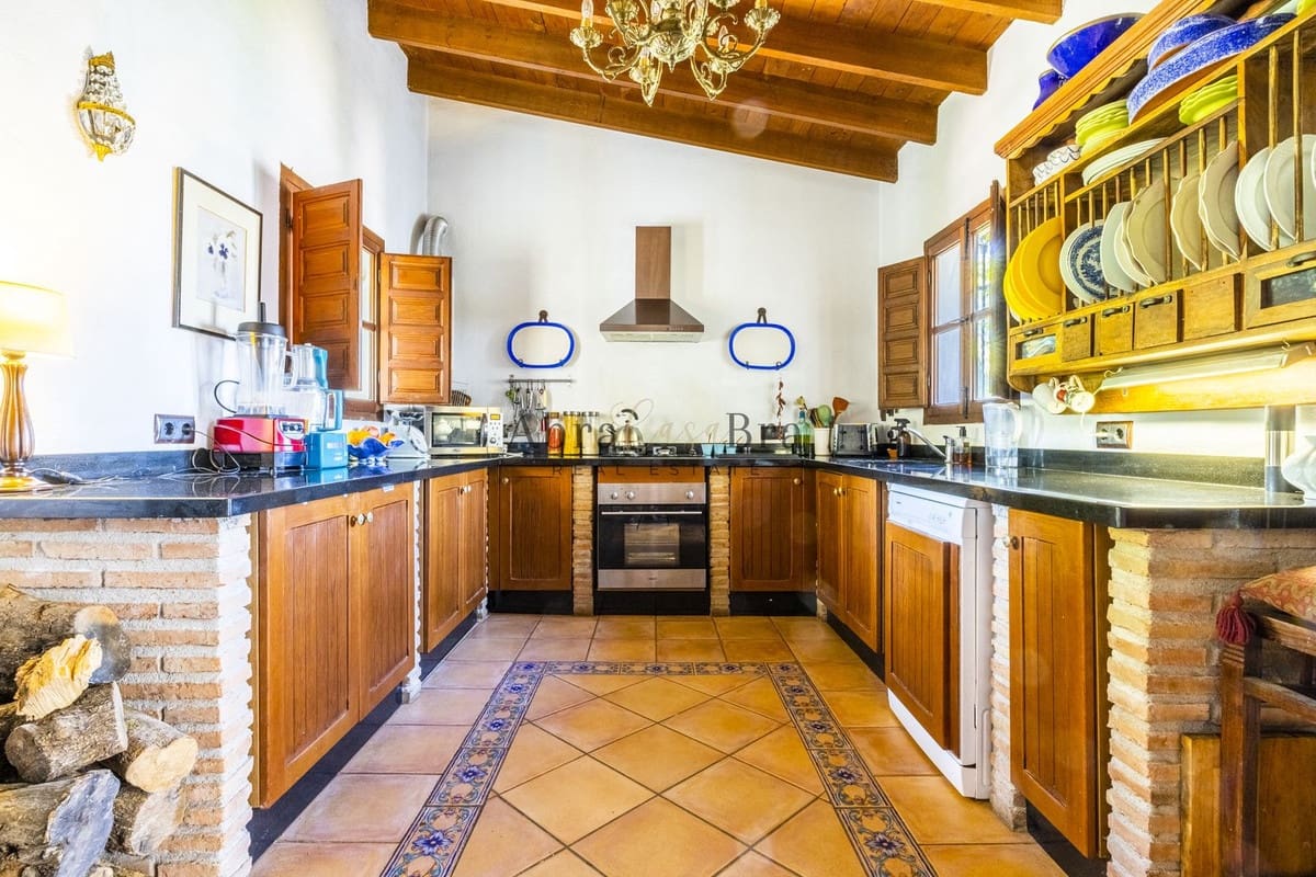 7 chambre Finca/Maison de Campagne à vendre à Villanueva del Trabuco avec piscine garage - 945 000 € (Ref: 8470553)