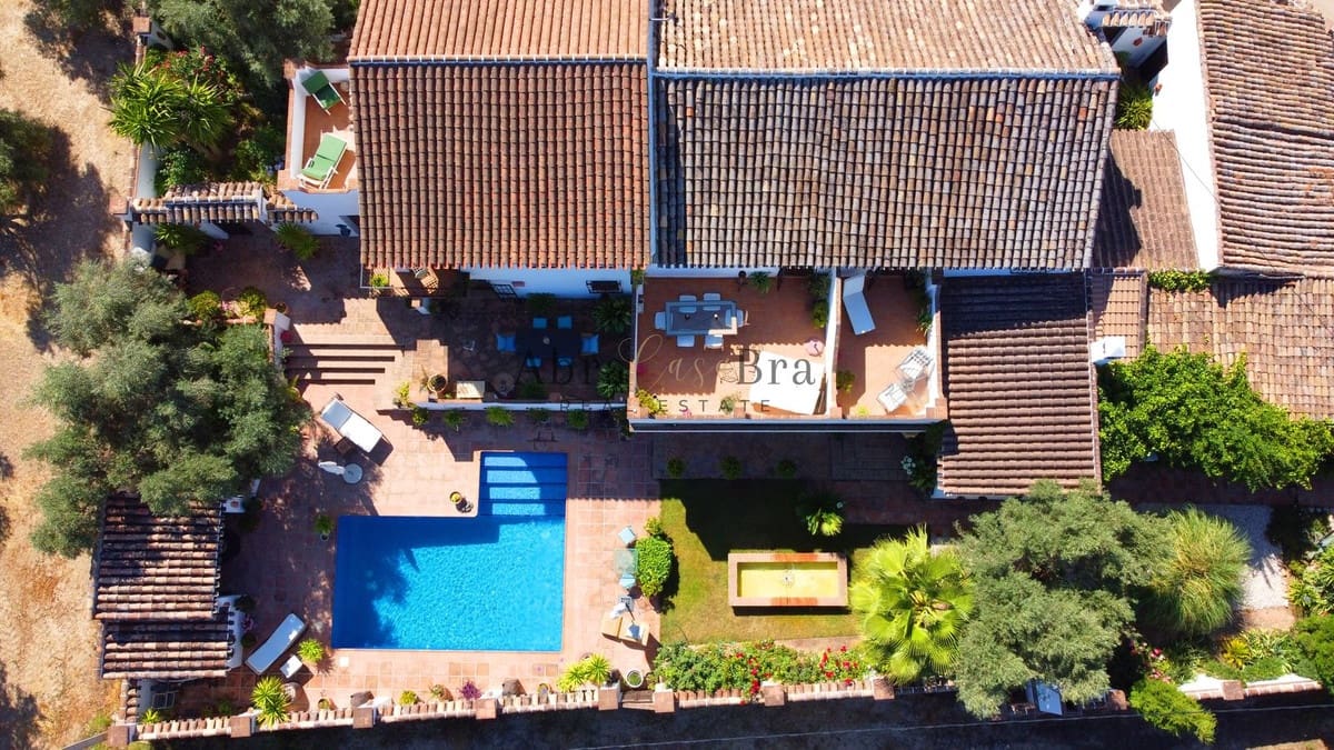 7 chambre Finca/Maison de Campagne à vendre à Villanueva del Trabuco avec piscine garage - 945 000 € (Ref: 8470553)