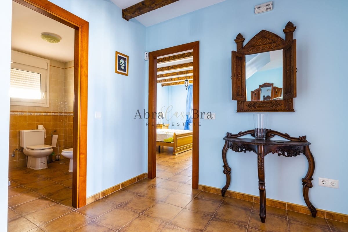 4 soveværelse Villa til salg i Comares med garage - € 700.000 (Ref: 8477210)