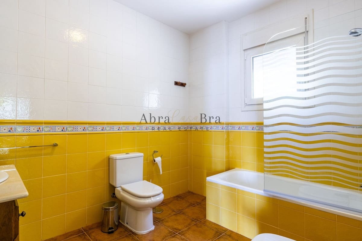 4 soveværelse Villa til salg i Comares med garage - € 700.000 (Ref: 8477210)