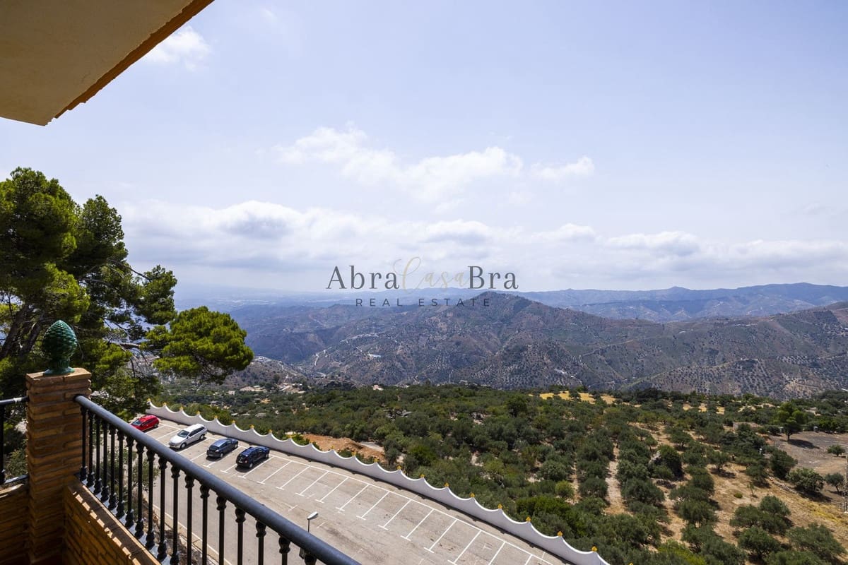 4 soveværelse Villa til salg i Comares med garage - € 700.000 (Ref: 8477210)