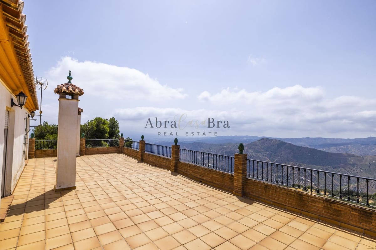 4 soveværelse Villa til salg i Comares med garage - € 700.000 (Ref: 8477210)