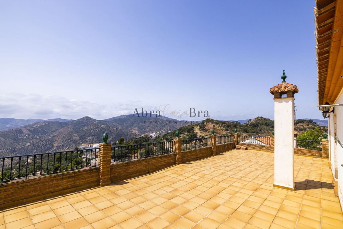 4 soveværelse Villa til salg i Comares med garage - € 700.000 (Ref: 8477210)