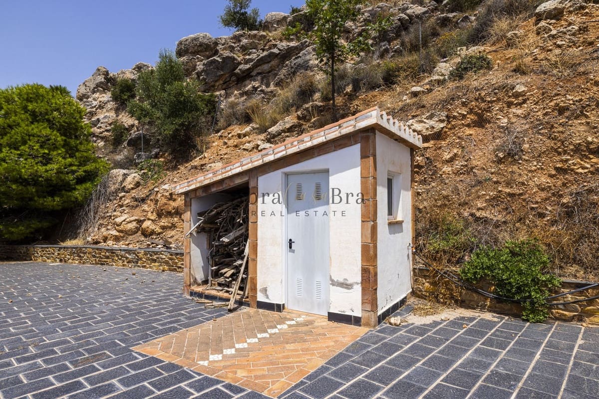 4 soveværelse Villa til salg i Comares med garage - € 700.000 (Ref: 8477210)