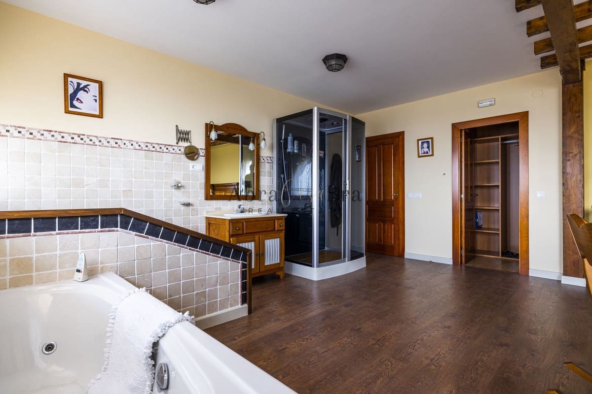 4 soveværelse Villa til salg i Comares med garage - € 700.000 (Ref: 8477210)