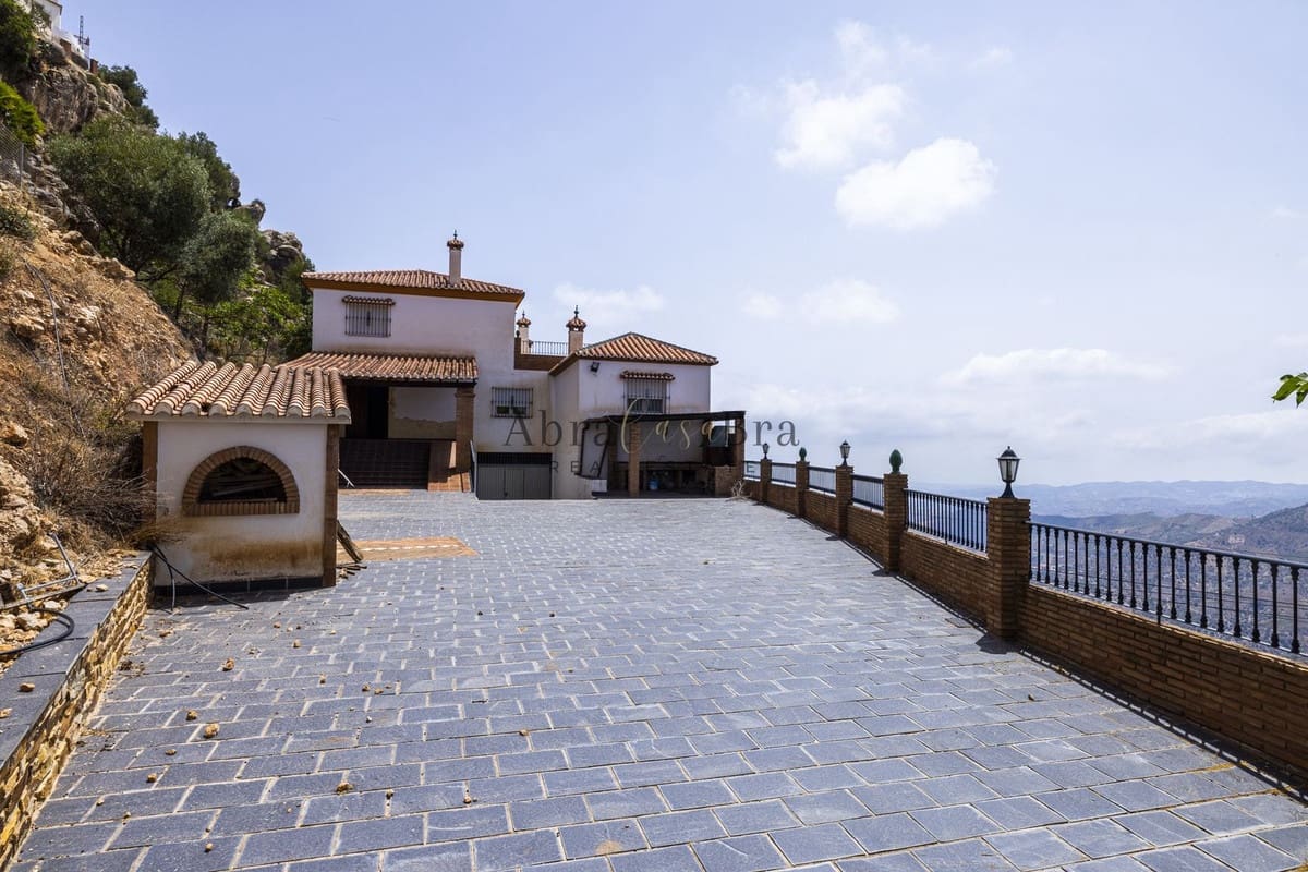 4 soveværelse Villa til salg i Comares med garage - € 700.000 (Ref: 8477210)