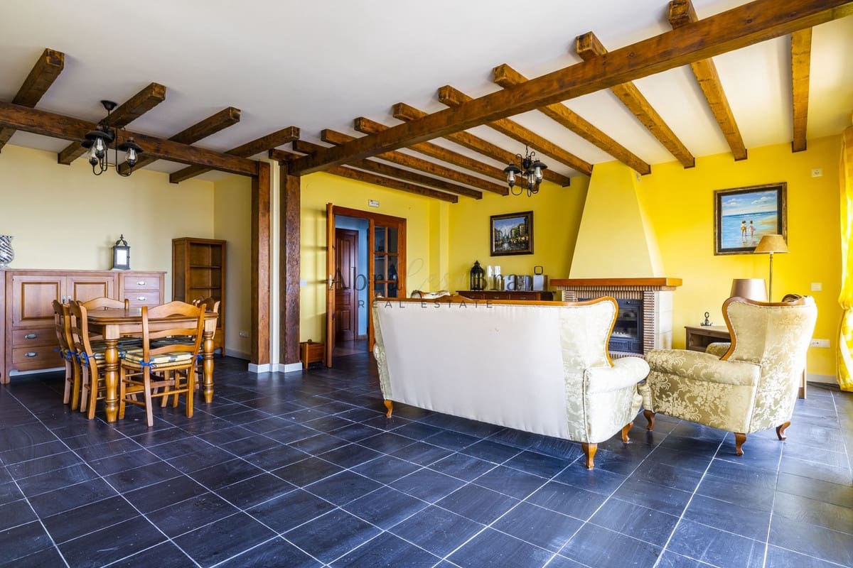 4 soveværelse Villa til salg i Comares med garage - € 700.000 (Ref: 8477210)