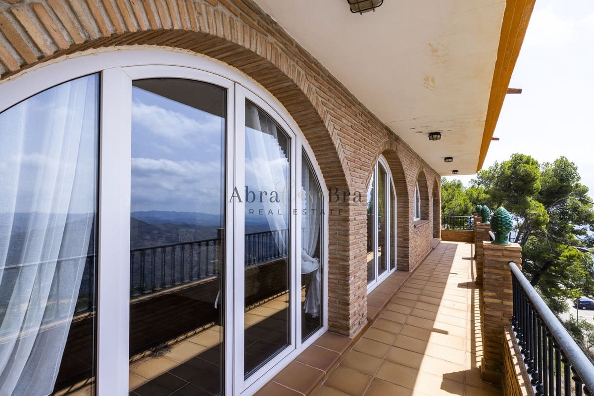 4 soveværelse Villa til salg i Comares med garage - € 700.000 (Ref: 8477210)