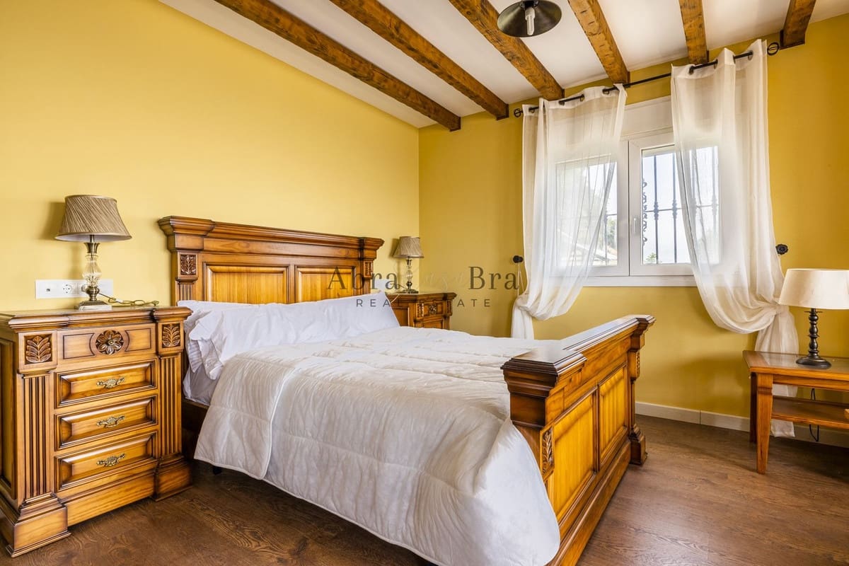 4 soveværelse Villa til salg i Comares med garage - € 700.000 (Ref: 8477210)