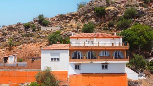 4 sovrum Villa till salu i Comares med garage - 700 000 € (Ref: 8477210)