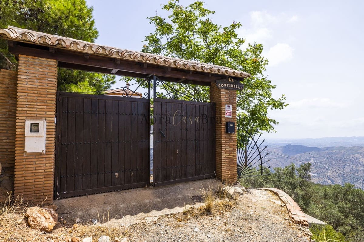 4 soveværelse Villa til salg i Comares med garage - € 700.000 (Ref: 8477210)