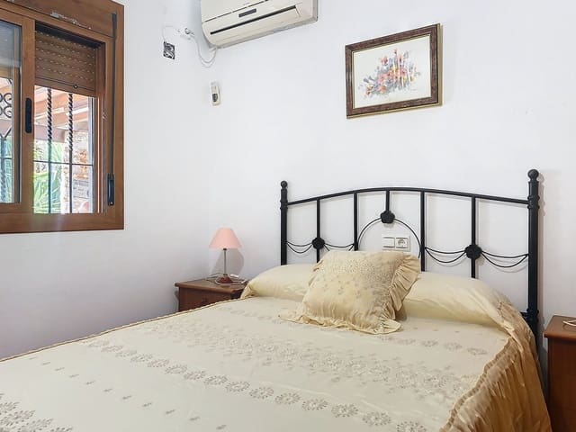 6 soveværelse Villa til salg i Canillas de Aceituno med swimmingpool garage - € 499.000 (Ref: 8517300)