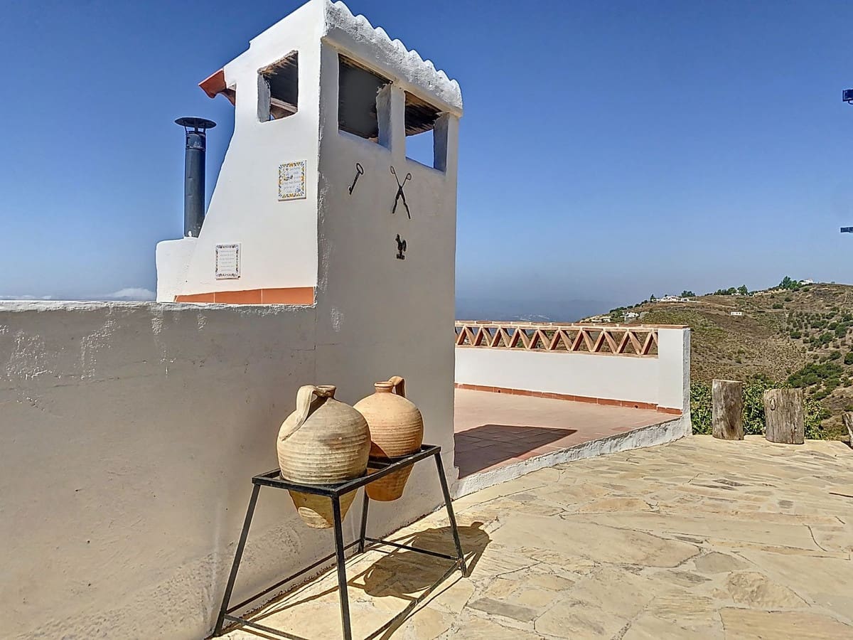 6 soveværelse Villa til salg i Canillas de Aceituno med swimmingpool garage - € 499.000 (Ref: 8517300)