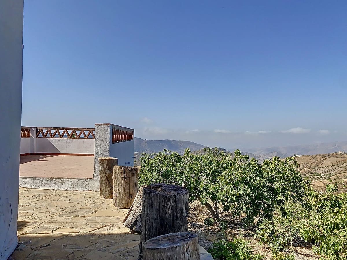 6 soveværelse Villa til salg i Canillas de Aceituno med swimmingpool garage - € 499.000 (Ref: 8517300)