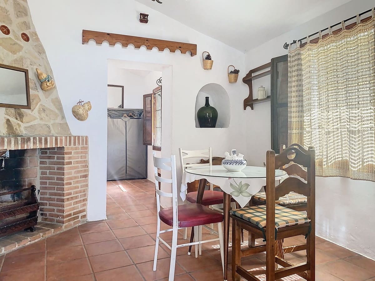 6 soveværelse Villa til salg i Canillas de Aceituno med swimmingpool garage - € 499.000 (Ref: 8517300)
