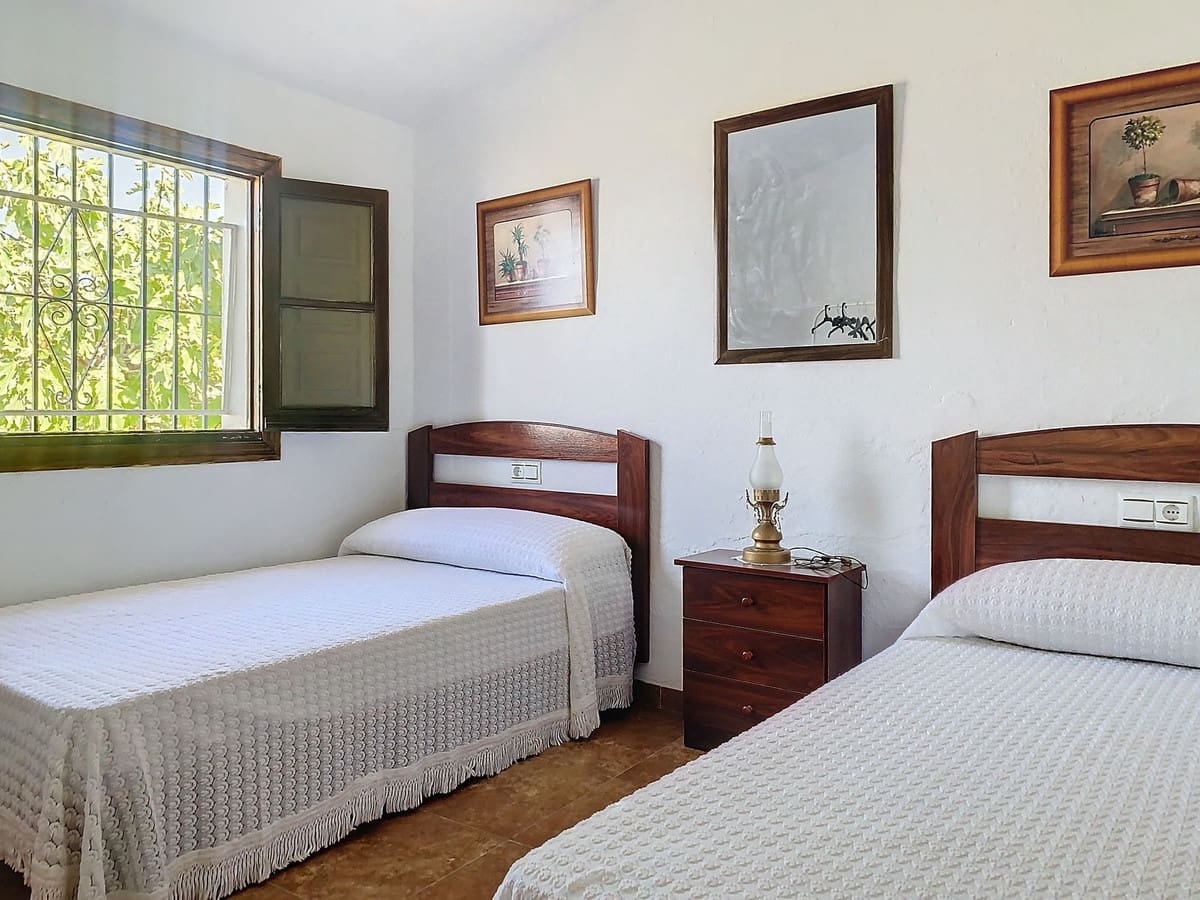 6 soveværelse Villa til salg i Canillas de Aceituno med swimmingpool garage - € 499.000 (Ref: 8517300)