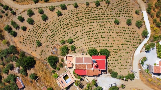6 soveværelse Villa til salg i Canillas de Aceituno med swimmingpool garage - € 499.000 (Ref: 8517300)